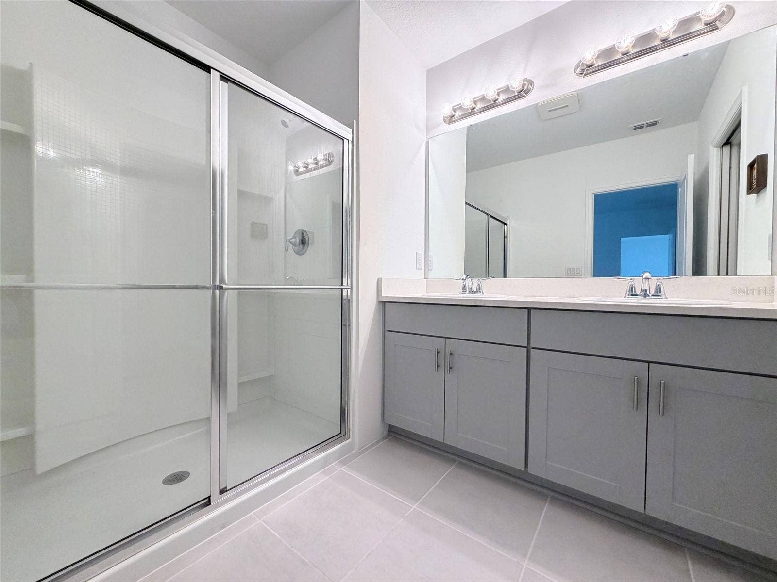 5609 COSTA BLANCA WAY, Davenport, FL 33897 Master Bathroom