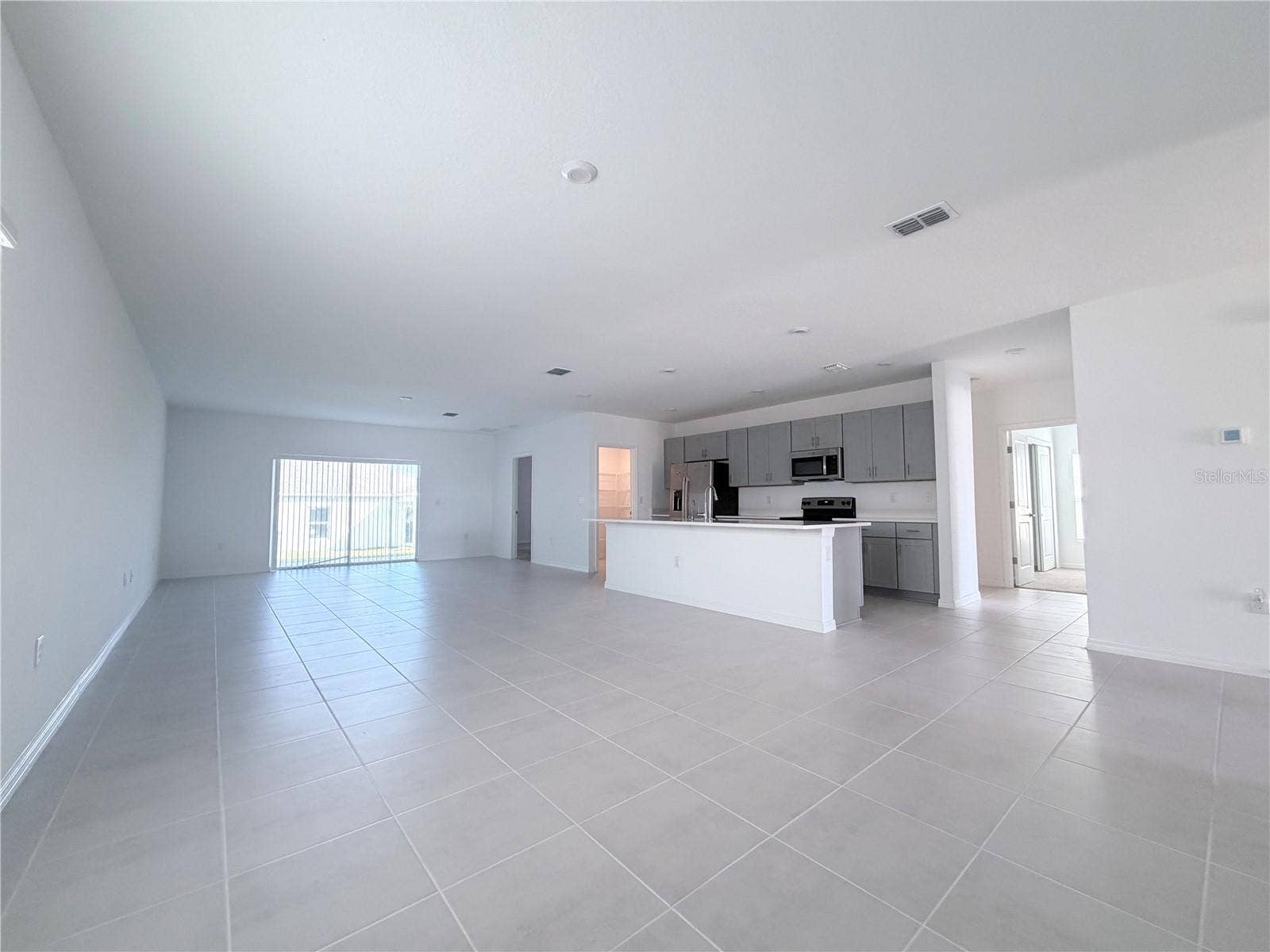 5609 COSTA BLANCA WAY, Davenport, FL 33897 5609 COSTA BLANCA WAY, Davenport, FL 33897