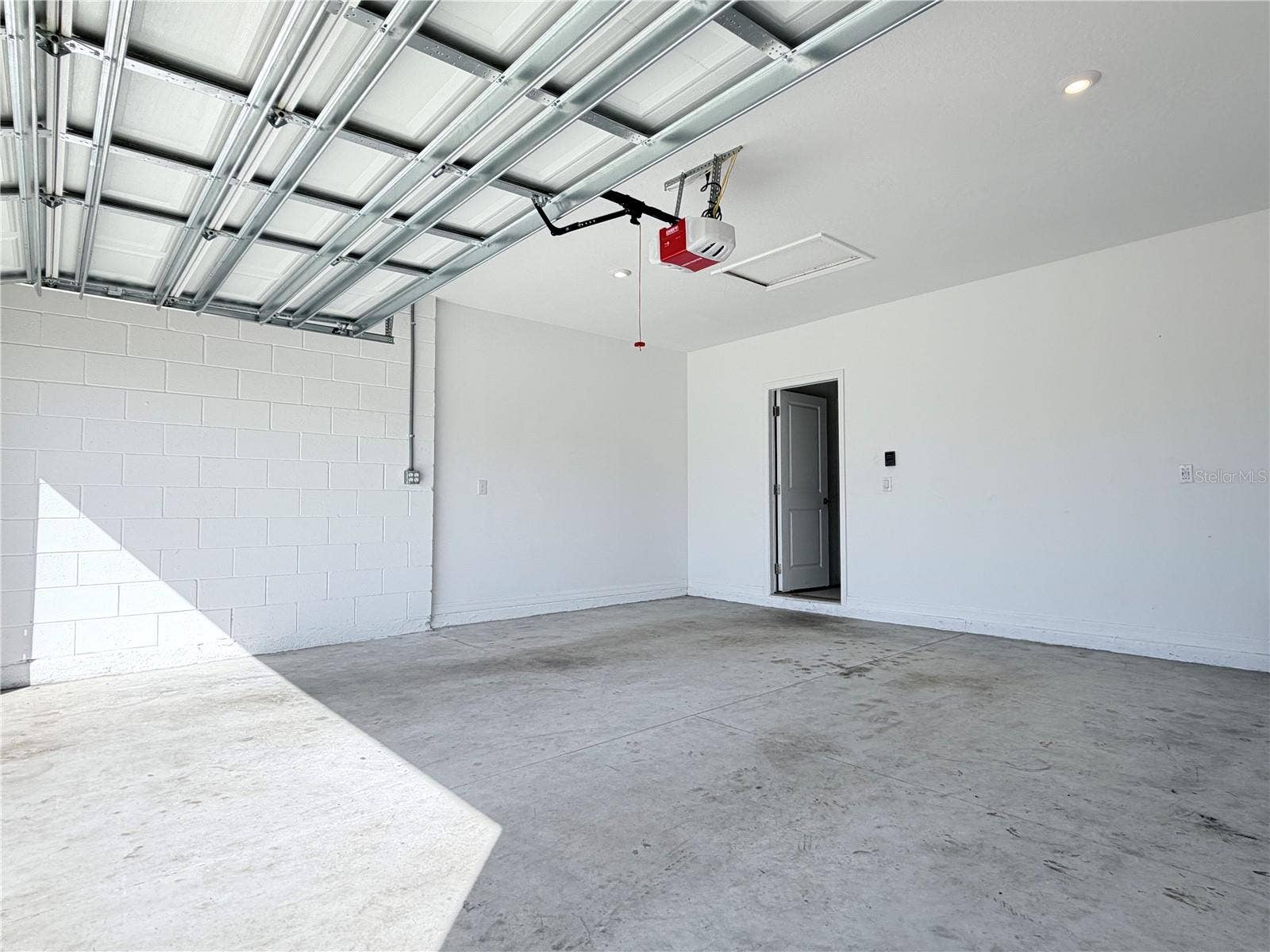 5609 COSTA BLANCA WAY, Davenport, FL 33897 Garage