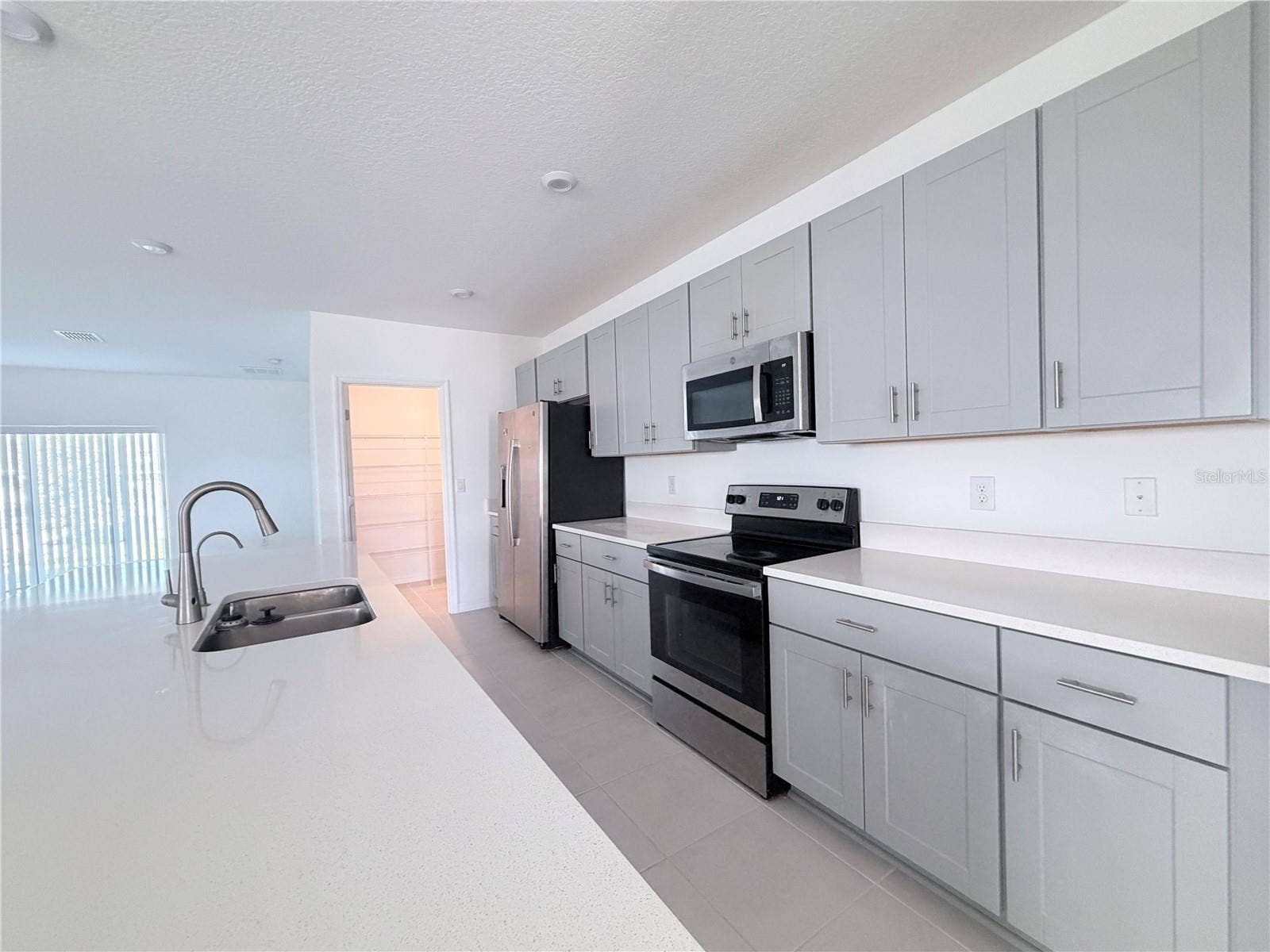 5609 COSTA BLANCA WAY, Davenport, FL 33897 5609 COSTA BLANCA WAY, Davenport, FL 33897