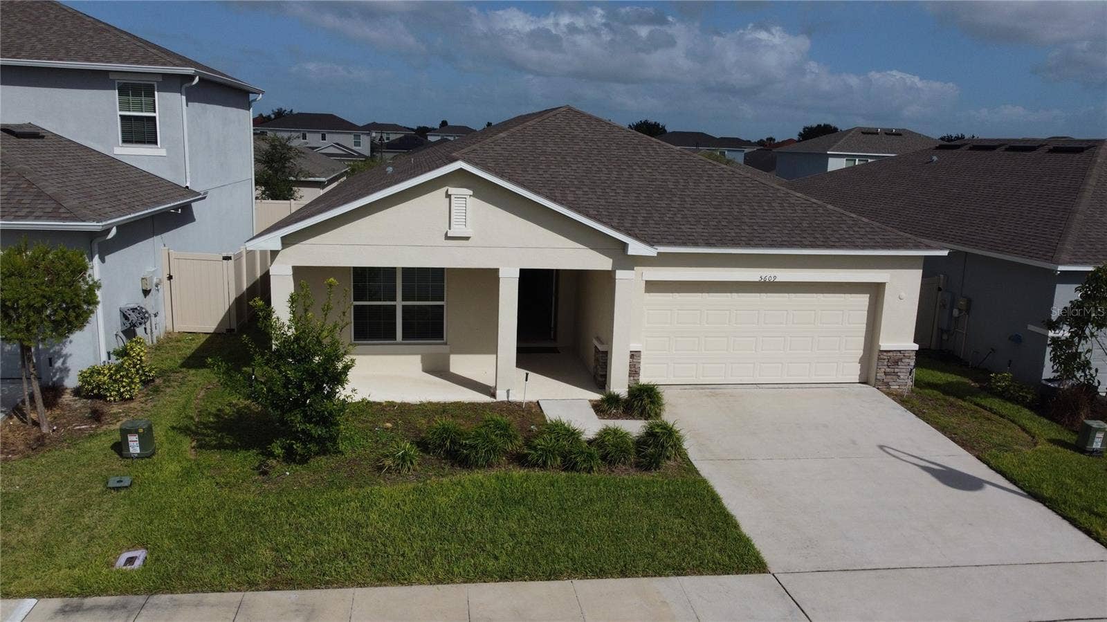 5609 COSTA BLANCA WAY, Davenport, FL 33897 5609 COSTA BLANCA WAY, Davenport, FL 33897