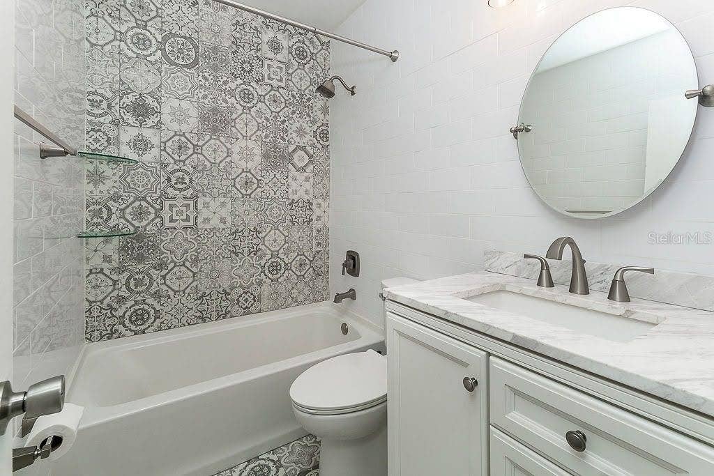 11 S UNIVERSITY CIRCLE, Deland, FL 32724