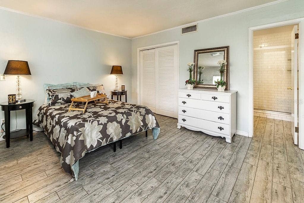 11 S UNIVERSITY CIRCLE, Deland, FL 32724