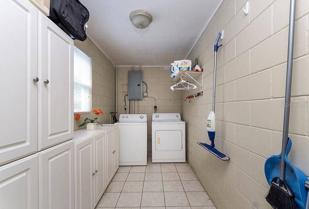 11 S UNIVERSITY CIRCLE, Deland, FL 32724