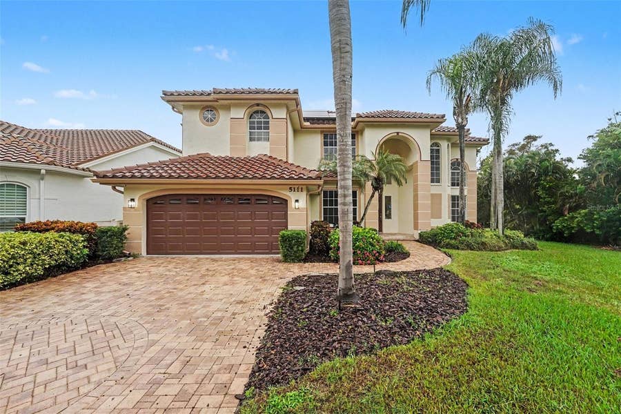 Property photo for 5111 QUEEN PALM TERRACE NE, St Petersburg, FL