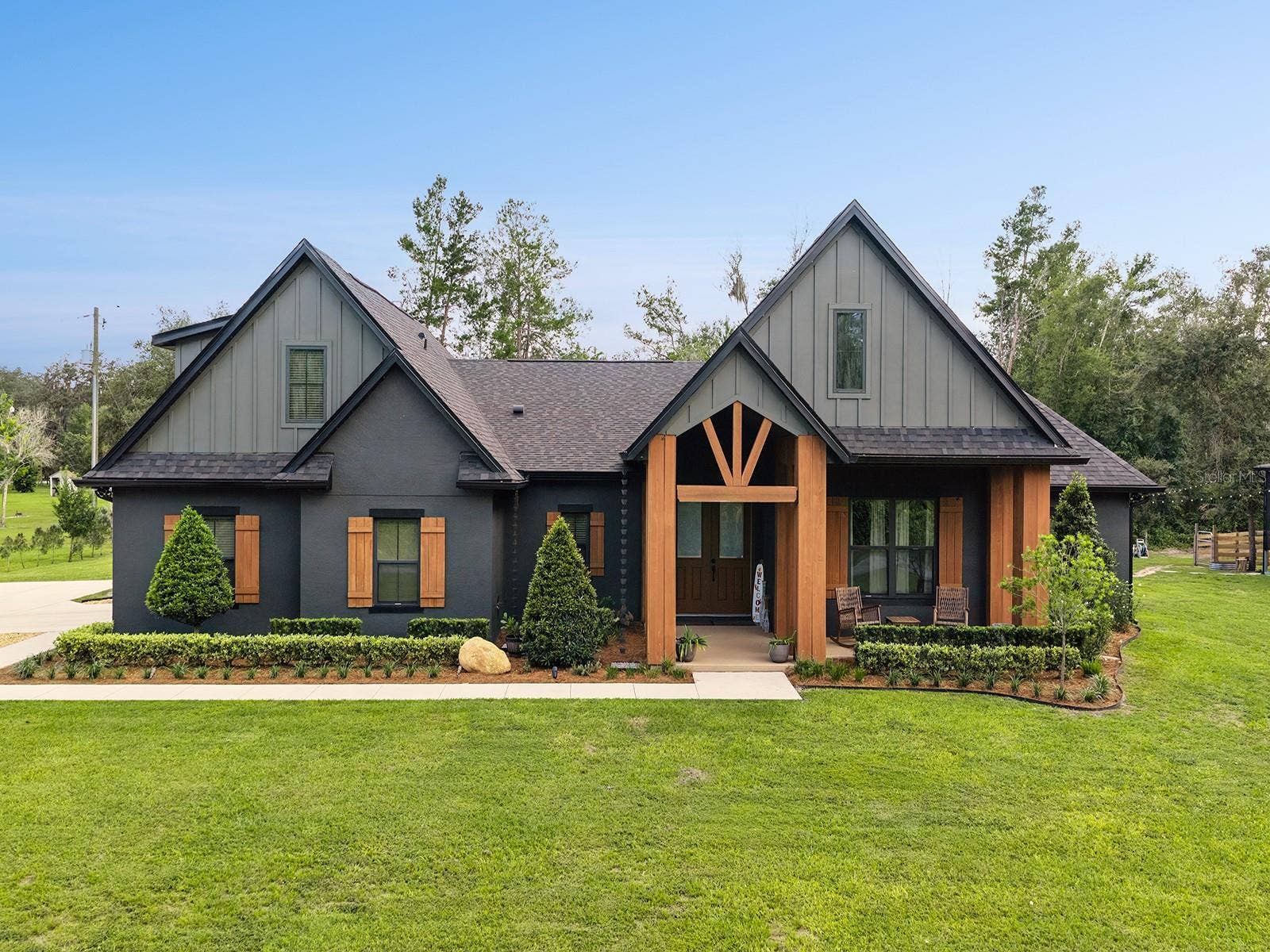 412 SNOW HILL RD, Geneva, FL 32732 Exterior elevation
