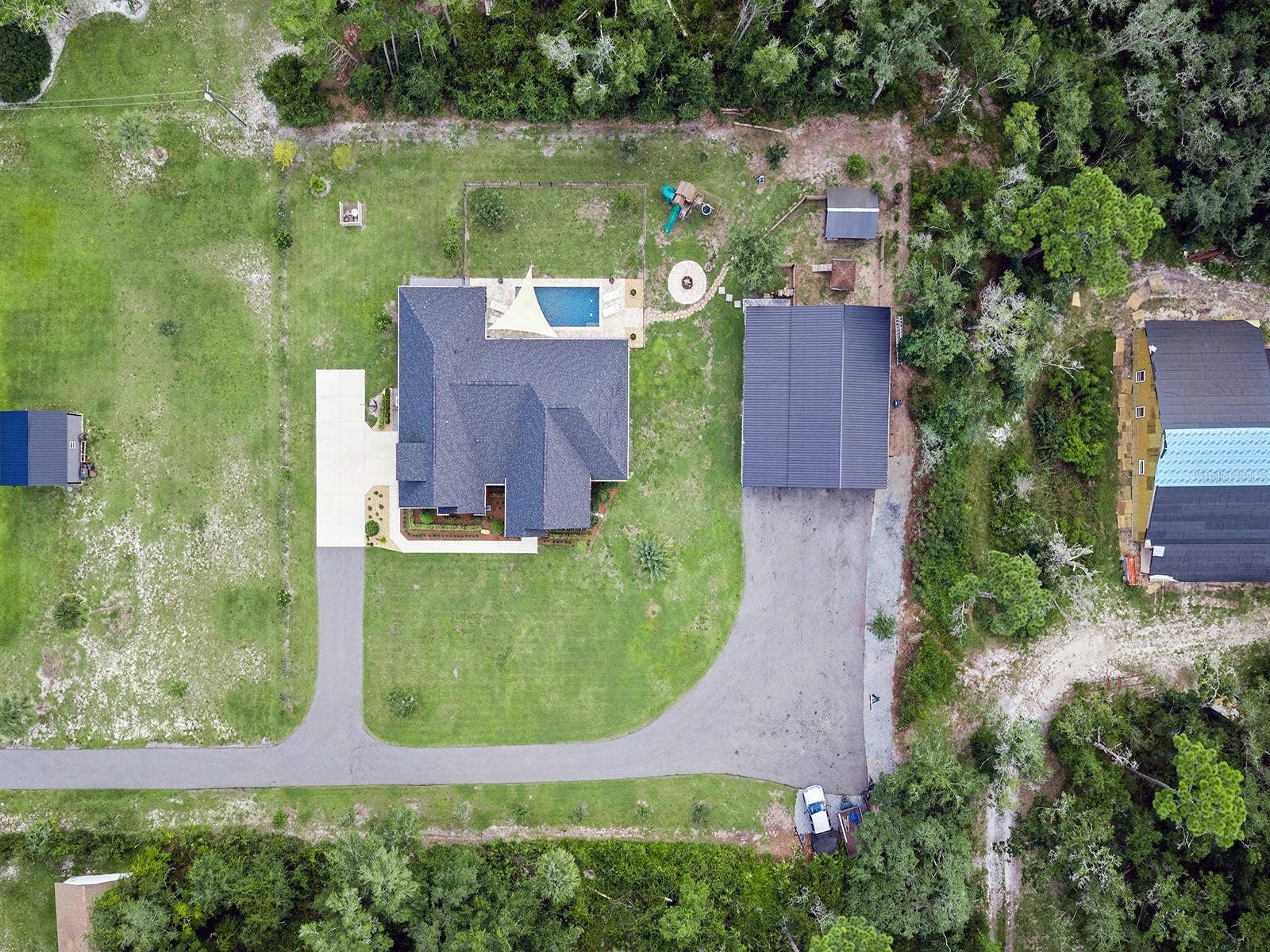 412 SNOW HILL RD, Geneva, FL 32732 Large asphalt to accommodate plenty of cars