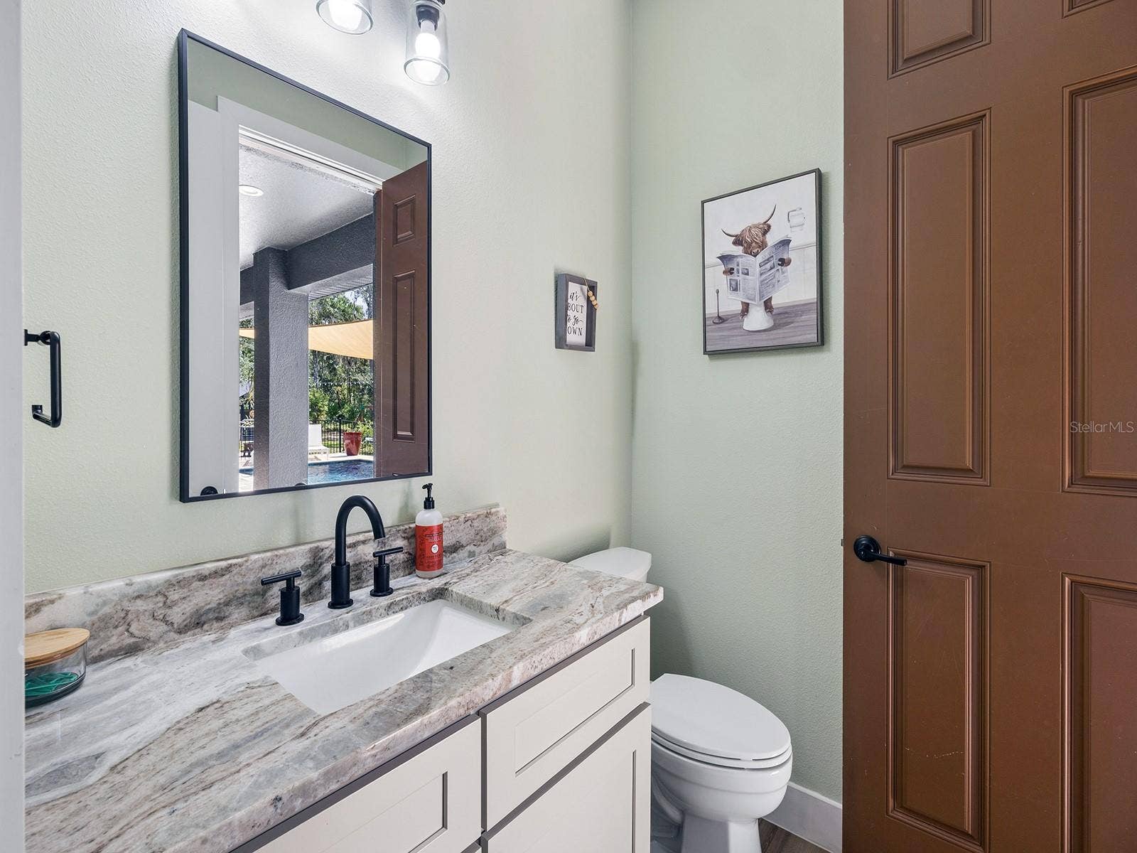 412 SNOW HILL RD, Geneva, FL 32732 Pool bath