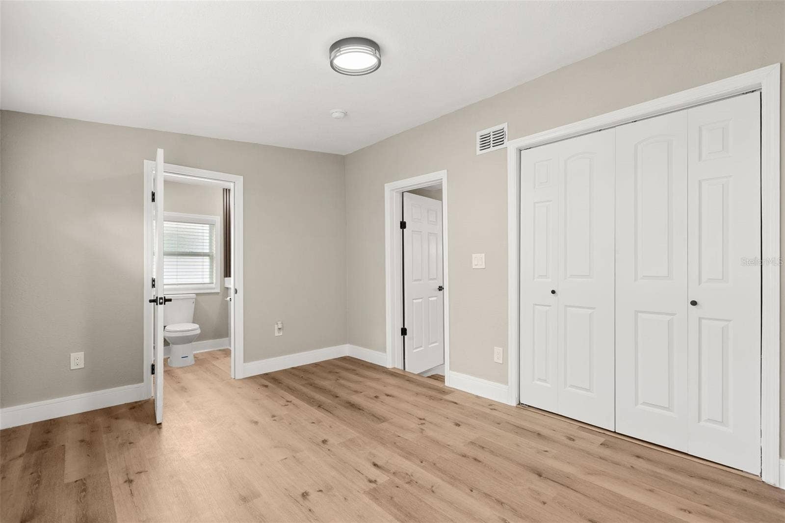 15 E LAUREL STREET, Apopka, FL 32703