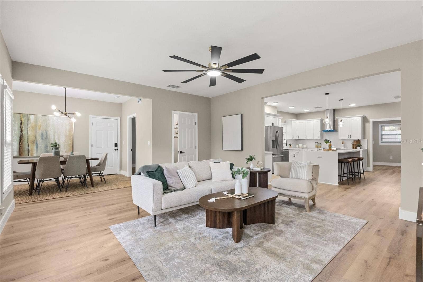 15 E LAUREL STREET, Apopka, FL 32703