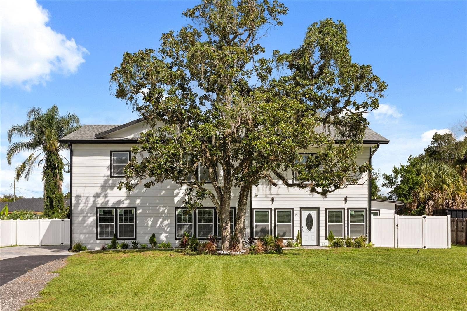 15 E LAUREL STREET, Apopka, FL 32703
