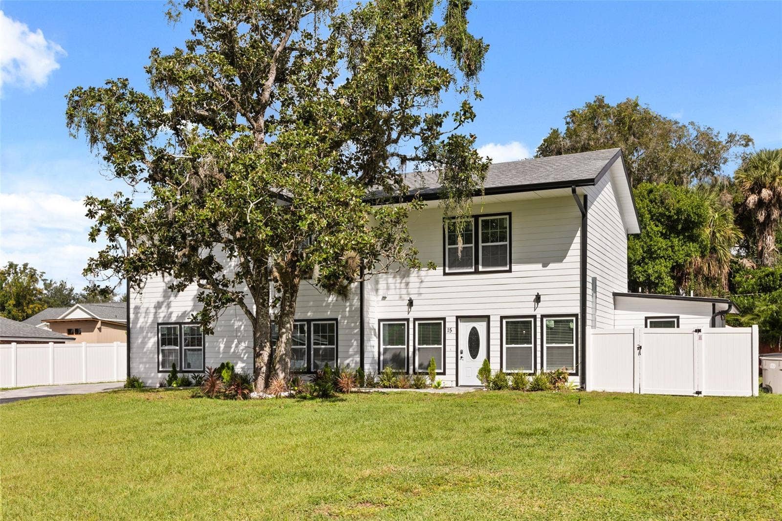 15 E LAUREL STREET, Apopka, FL 32703
