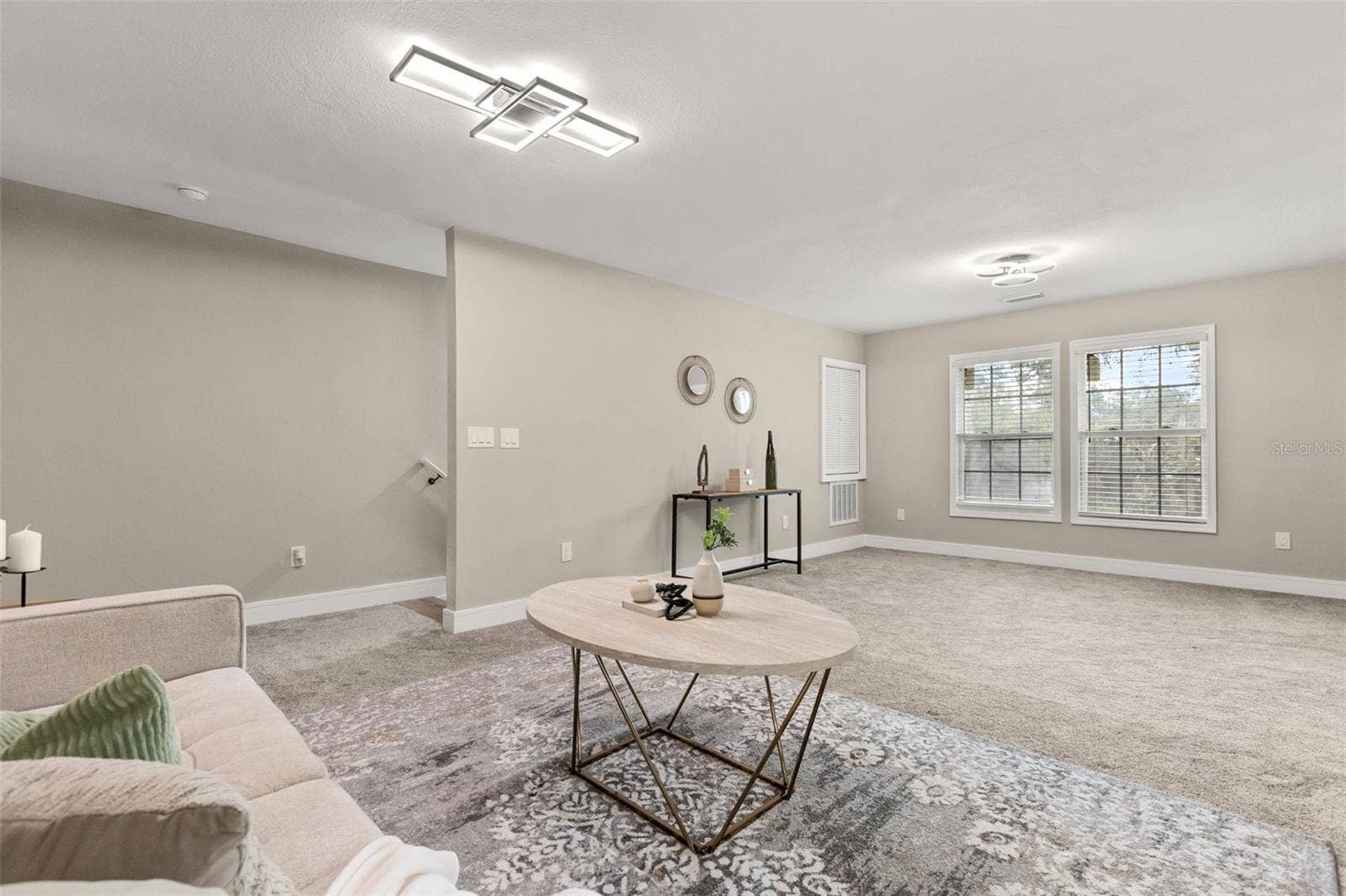 15 E LAUREL STREET, Apopka, FL 32703