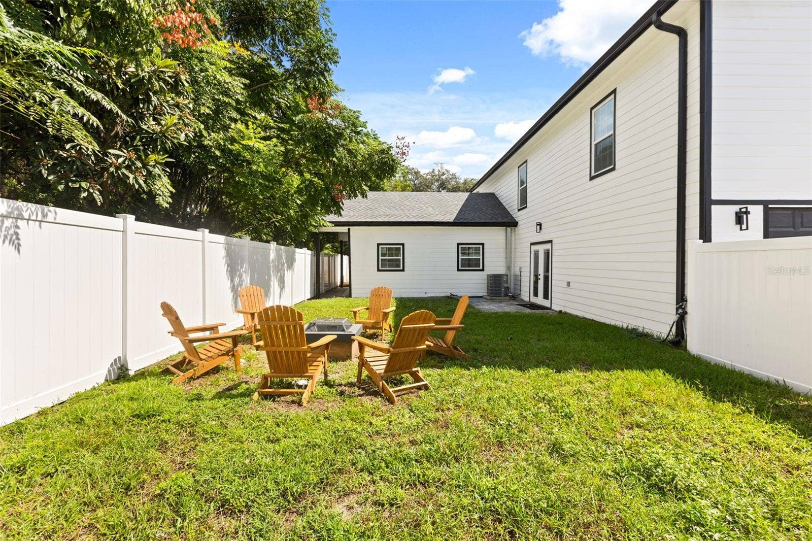 15 E LAUREL STREET, Apopka, FL 32703
