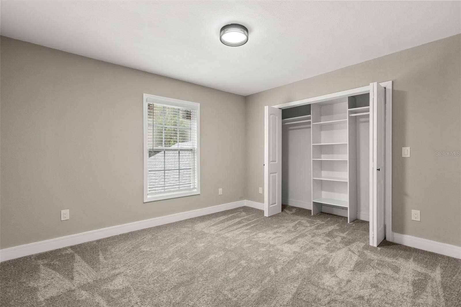 15 E LAUREL STREET, Apopka, FL 32703