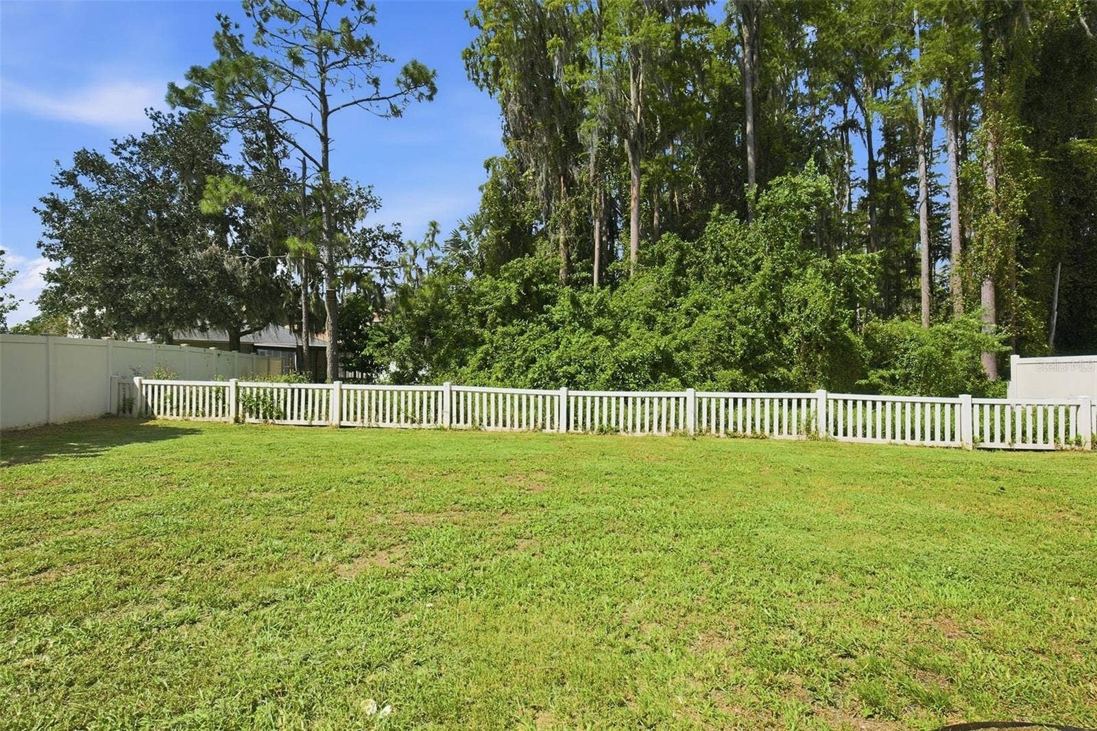 7627 BLUE SPRING DRIVE, Land O Lakes, FL 34637 7627 BLUE SPRING DRIVE, Land O Lakes, FL 34637