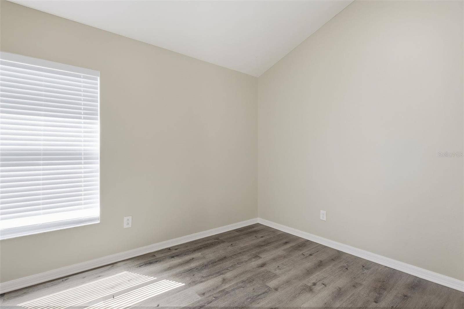 7627 BLUE SPRING DRIVE, Land O Lakes, FL 34637 7627 BLUE SPRING DRIVE, Land O Lakes, FL 34637