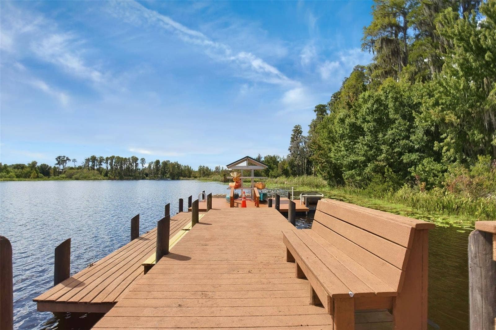 7627 BLUE SPRING DRIVE, Land O Lakes, FL 34637 7627 BLUE SPRING DRIVE, Land O Lakes, FL 34637