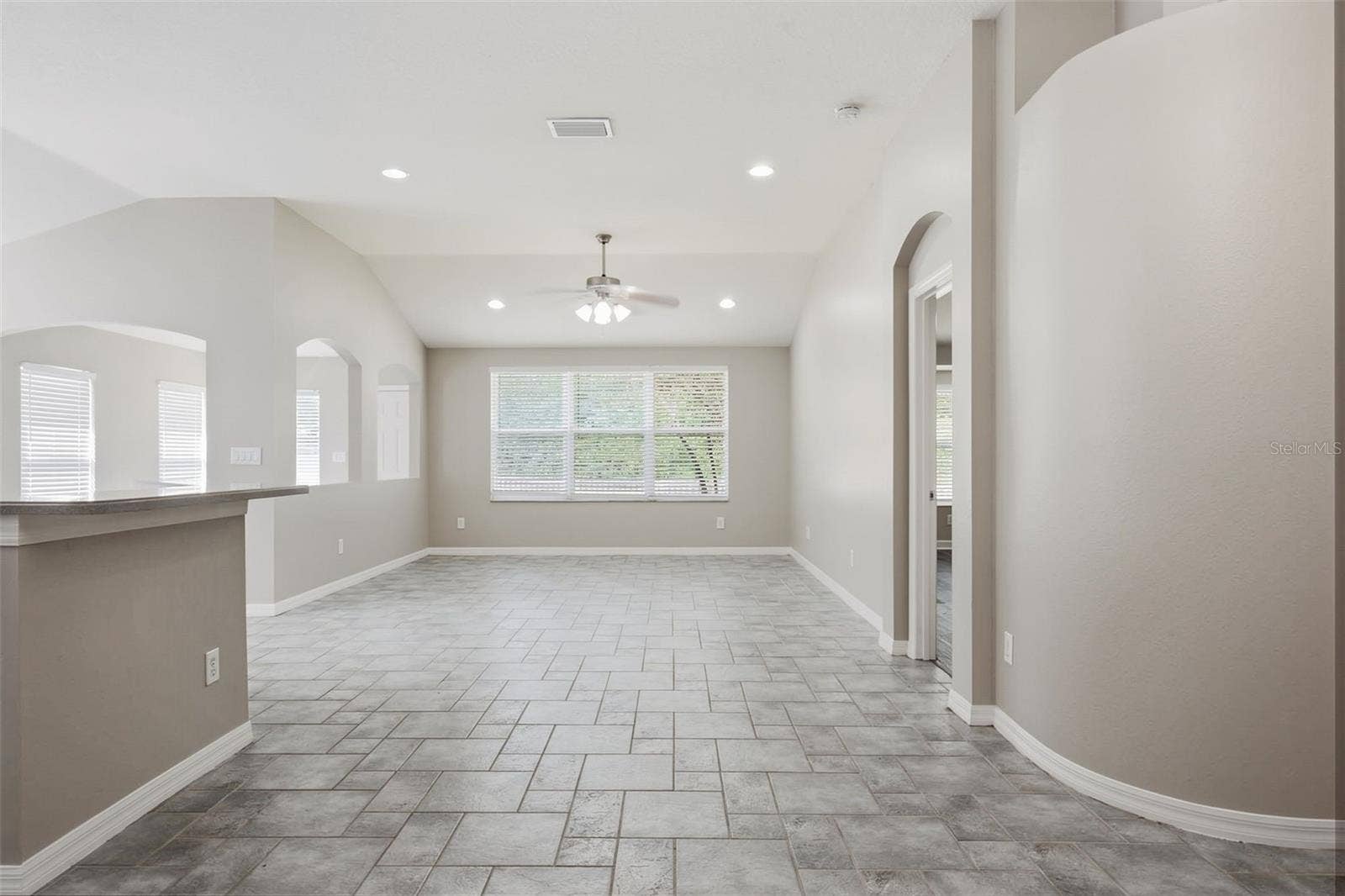 7627 BLUE SPRING DRIVE, Land O Lakes, FL 34637 7627 BLUE SPRING DRIVE, Land O Lakes, FL 34637