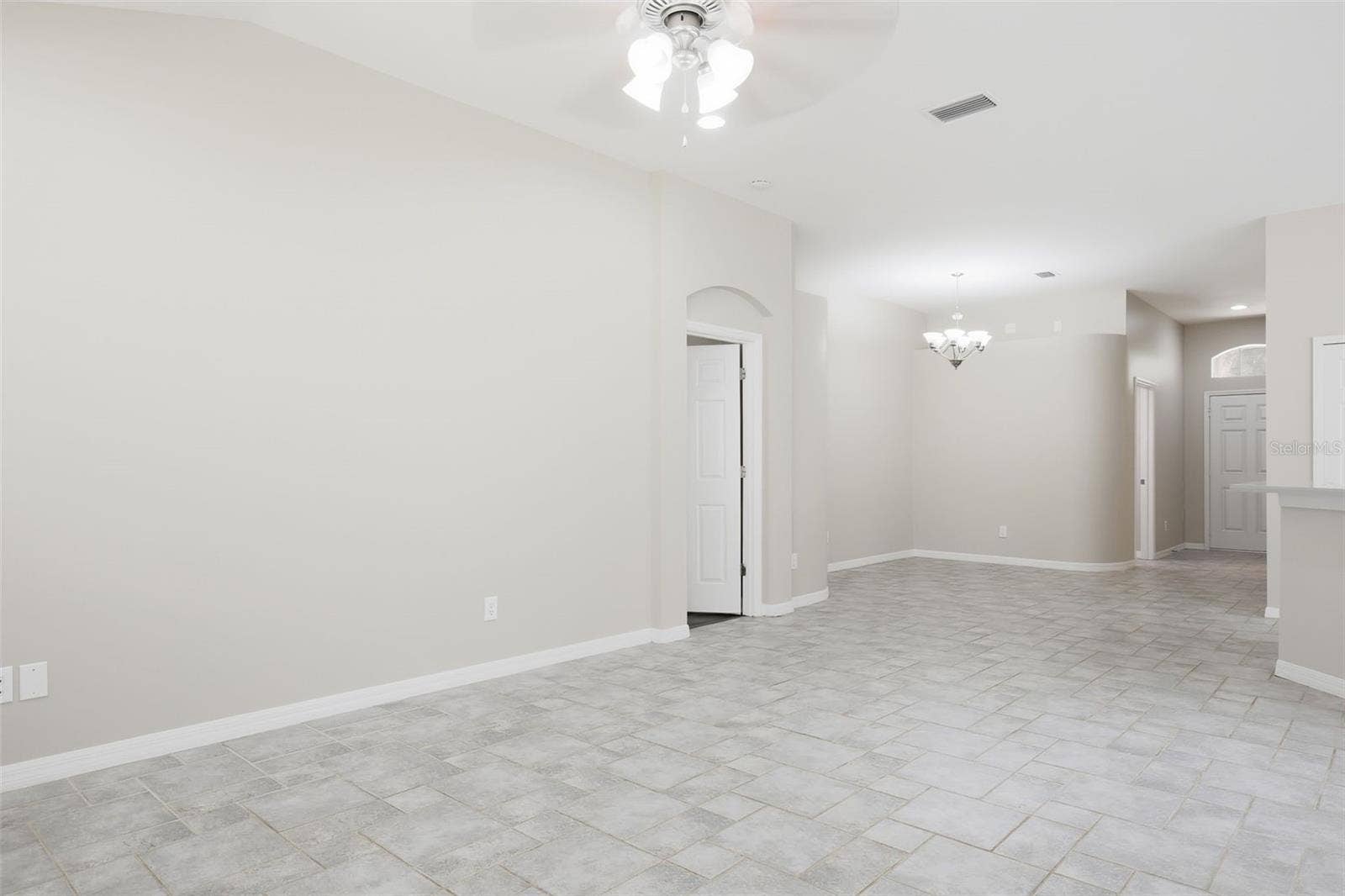 7627 BLUE SPRING DRIVE, Land O Lakes, FL 34637 7627 BLUE SPRING DRIVE, Land O Lakes, FL 34637