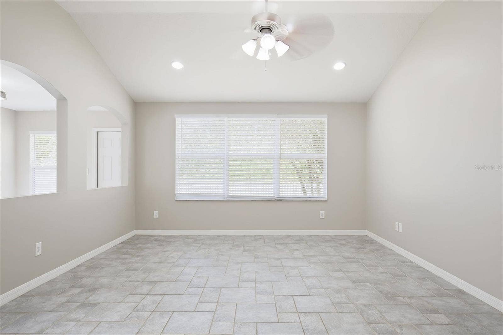 7627 BLUE SPRING DRIVE, Land O Lakes, FL 34637 7627 BLUE SPRING DRIVE, Land O Lakes, FL 34637