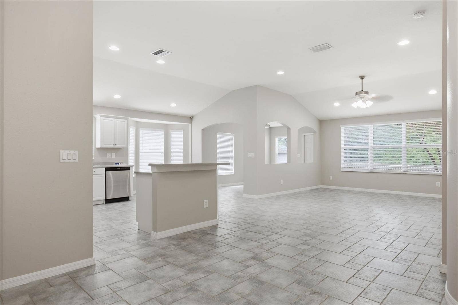 7627 BLUE SPRING DRIVE, Land O Lakes, FL 34637 7627 BLUE SPRING DRIVE, Land O Lakes, FL 34637