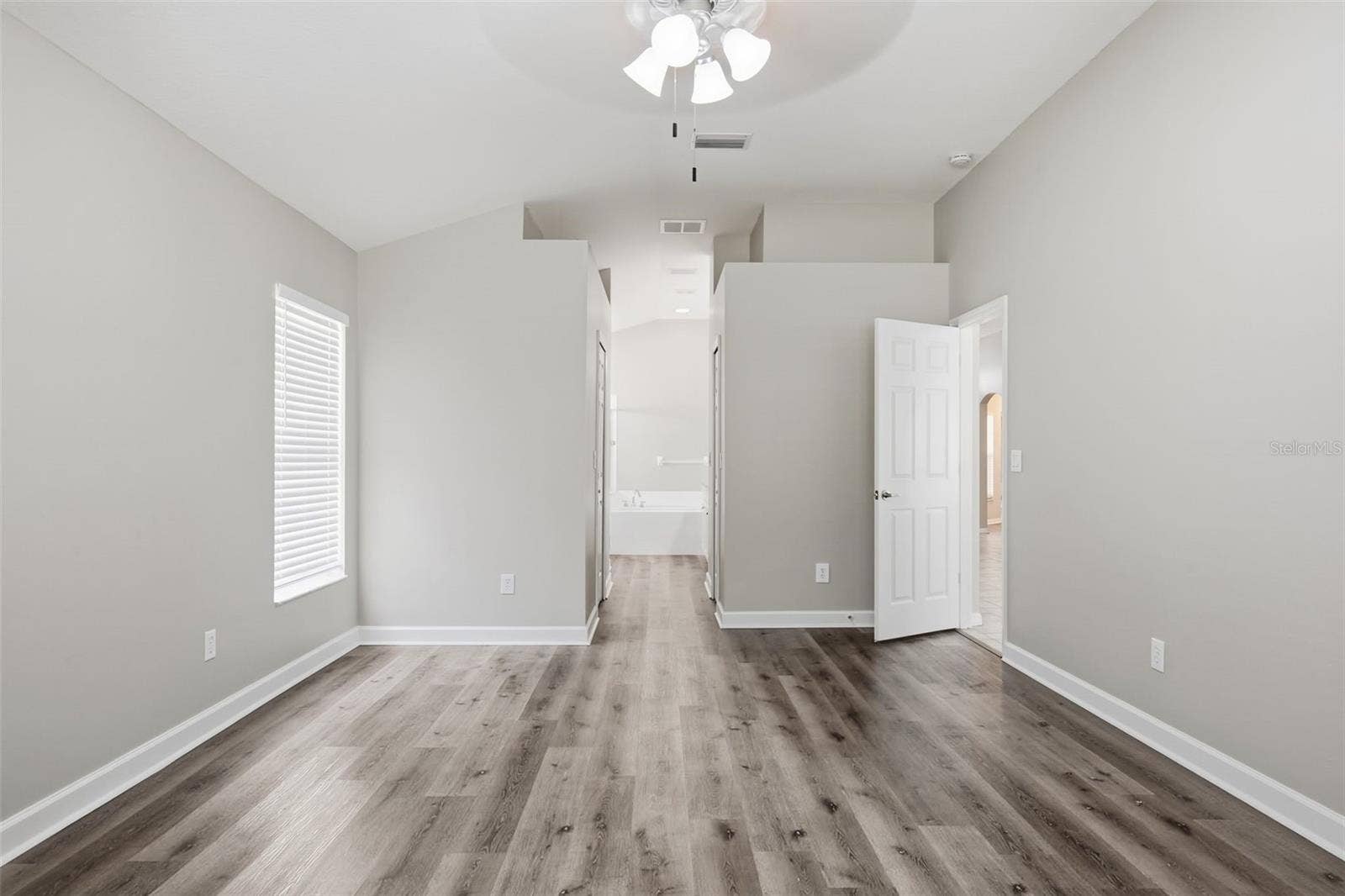 7627 BLUE SPRING DRIVE, Land O Lakes, FL 34637 7627 BLUE SPRING DRIVE, Land O Lakes, FL 34637