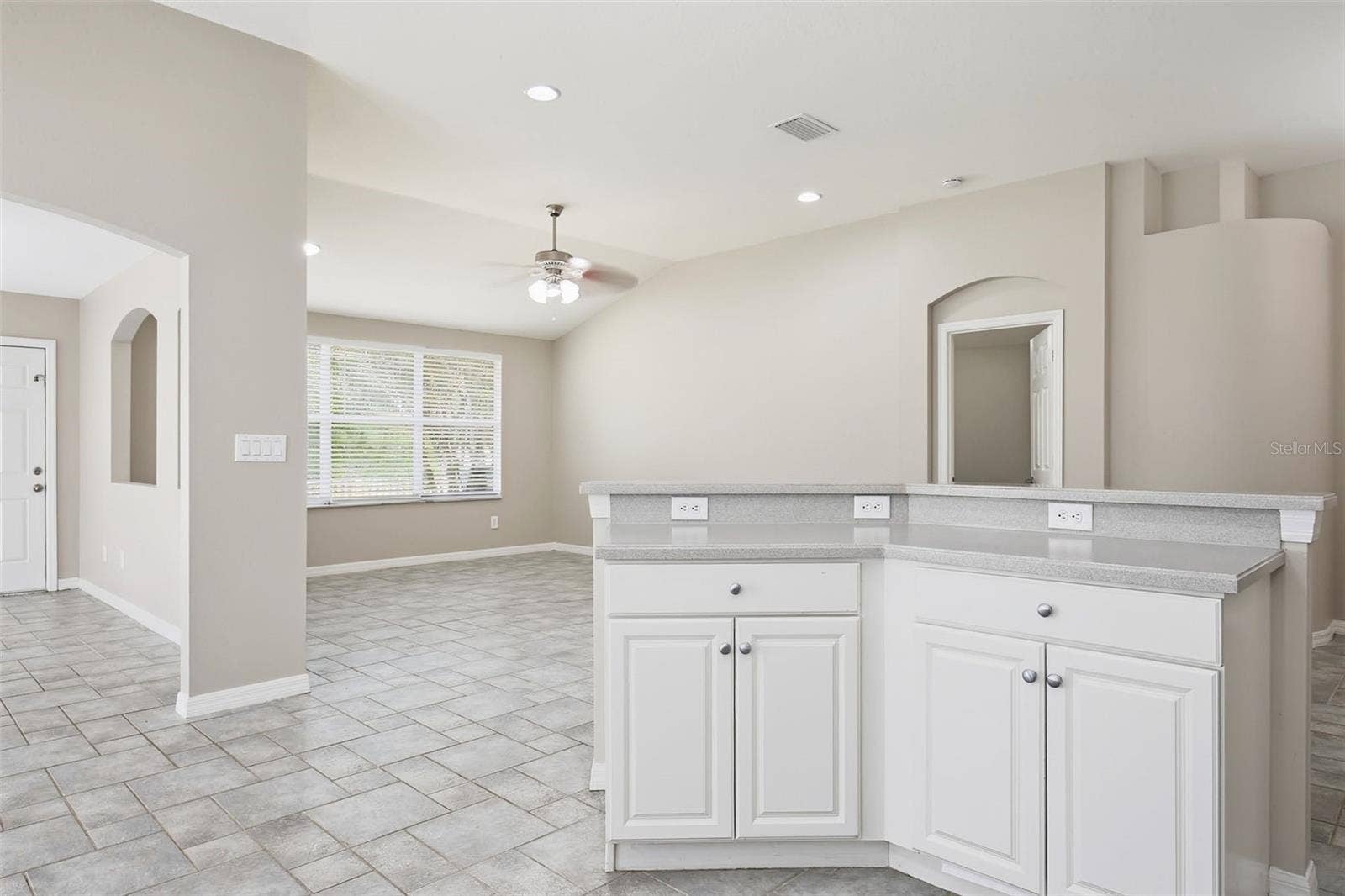 7627 BLUE SPRING DRIVE, Land O Lakes, FL 34637 7627 BLUE SPRING DRIVE, Land O Lakes, FL 34637