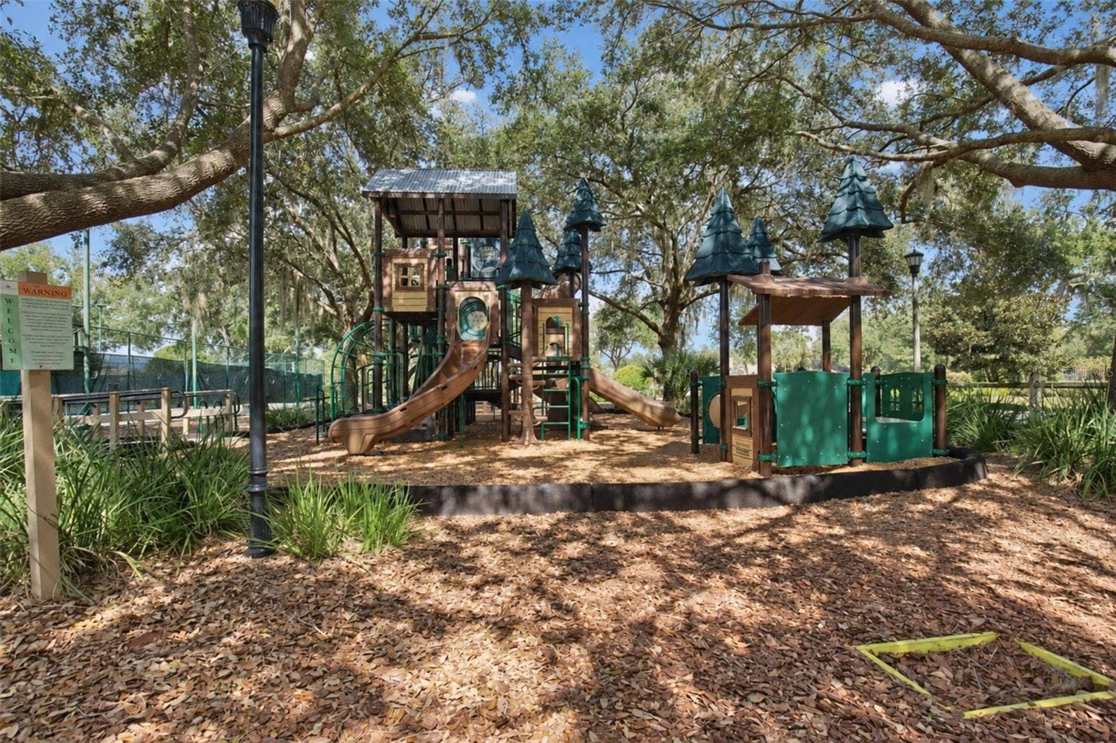 7627 BLUE SPRING DRIVE, Land O Lakes, FL 34637 7627 BLUE SPRING DRIVE, Land O Lakes, FL 34637