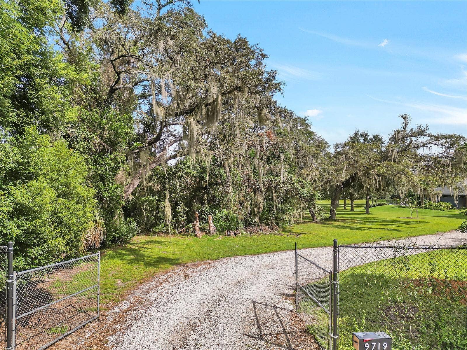 QUAIL COVE COURT, Windermere, FL 34786 Shared Easement
