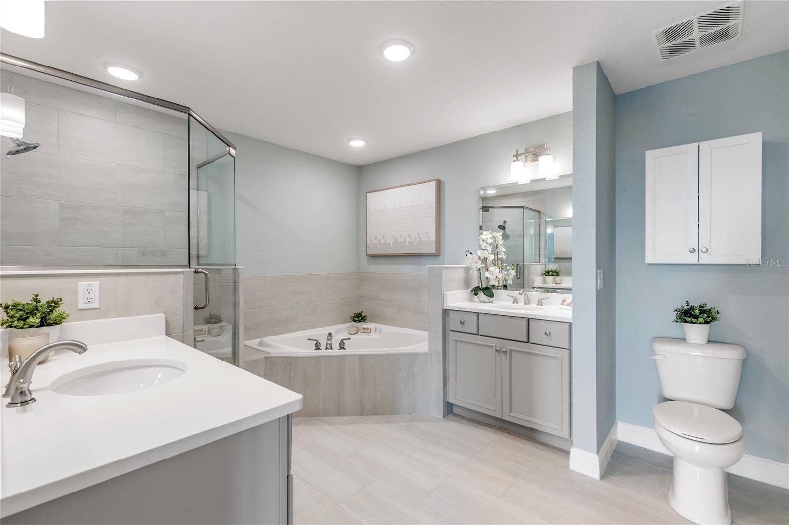 1 RIVERWALK DRIVE, #303, New Smyrna Beach, FL 32169 Primary bathroom with dual vanities