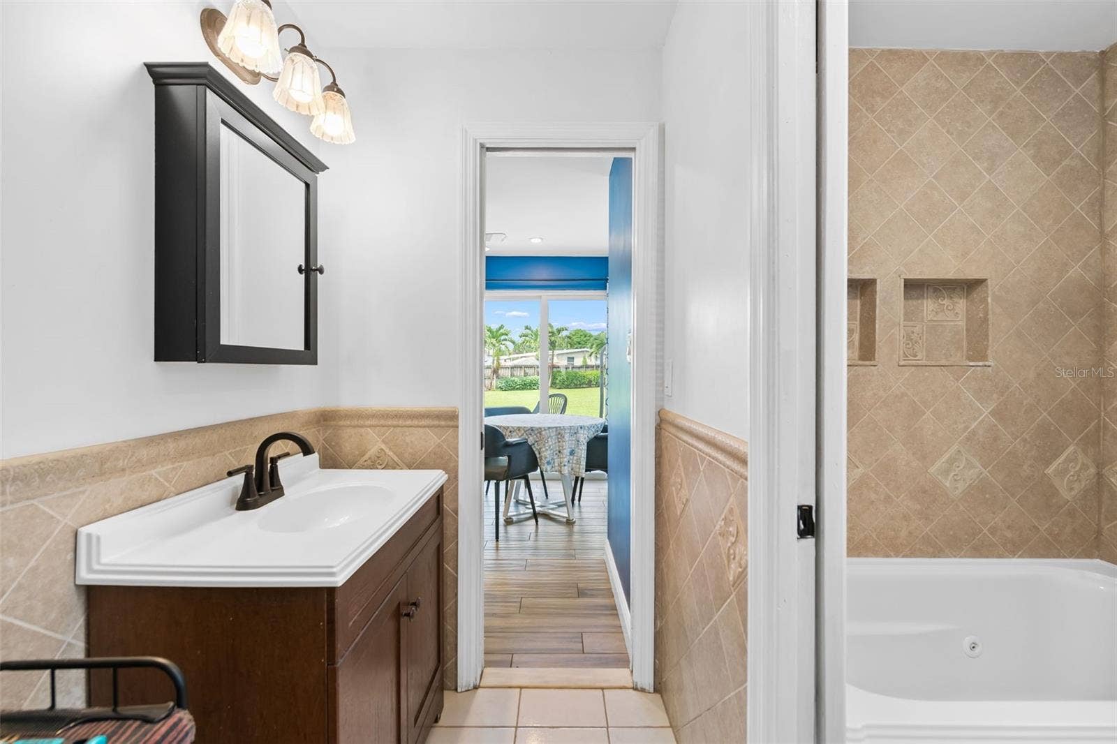 5287 NE 14TH TERRACE, Pompano Beach, FL 33064 Primary Restroom