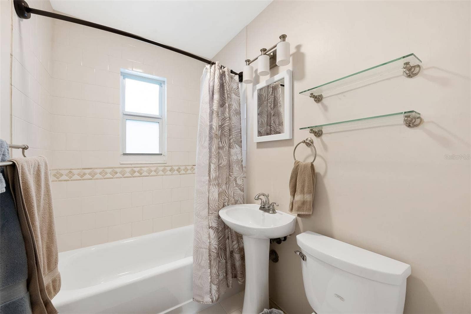 5287 NE 14TH TERRACE, Pompano Beach, FL 33064 Guest Restroom