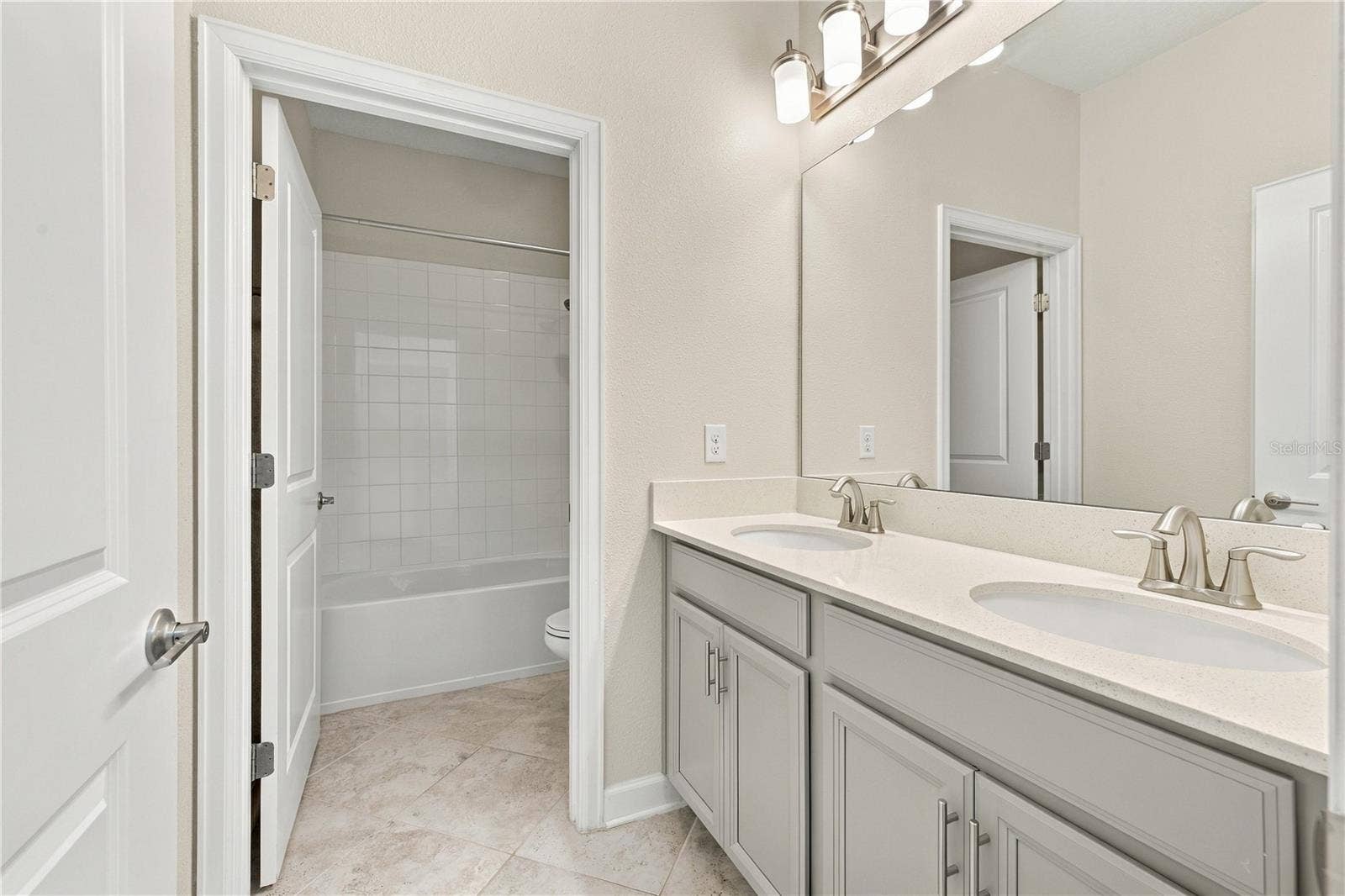 11103 SWEETGUM WOODS DRIVE, Orlando, FL 32832 11103 SWEETGUM WOODS DRIVE, Orlando, FL 32832