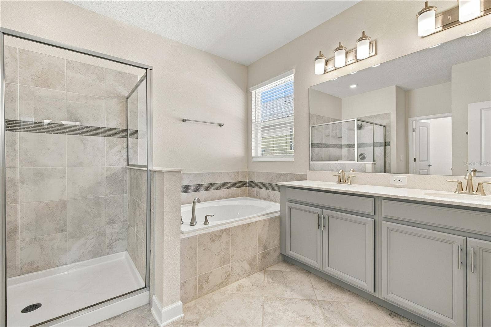 11103 SWEETGUM WOODS DRIVE, Orlando, FL 32832 11103 SWEETGUM WOODS DRIVE, Orlando, FL 32832