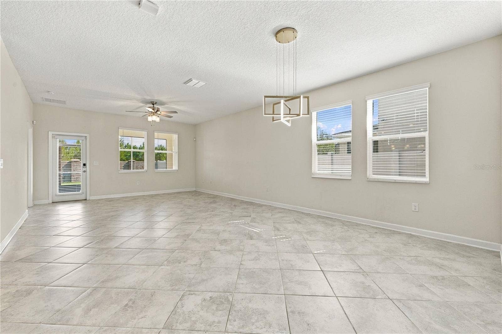 11103 SWEETGUM WOODS DRIVE, Orlando, FL 32832 11103 SWEETGUM WOODS DRIVE, Orlando, FL 32832