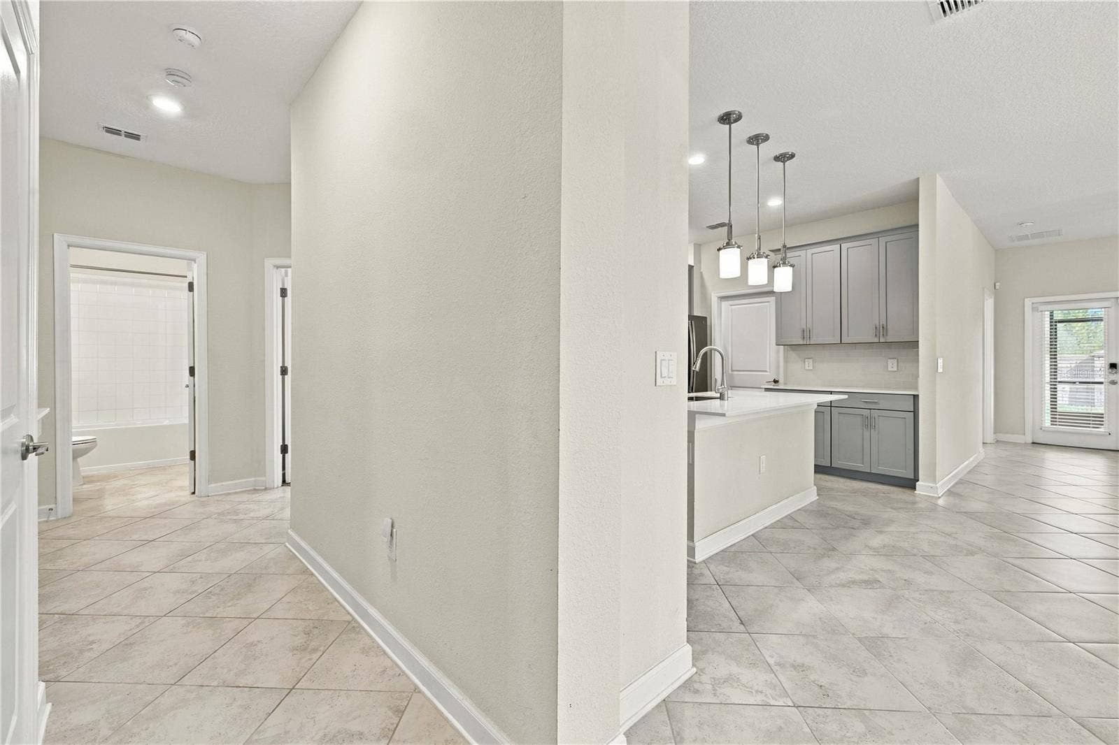 11103 SWEETGUM WOODS DRIVE, Orlando, FL 32832 11103 SWEETGUM WOODS DRIVE, Orlando, FL 32832