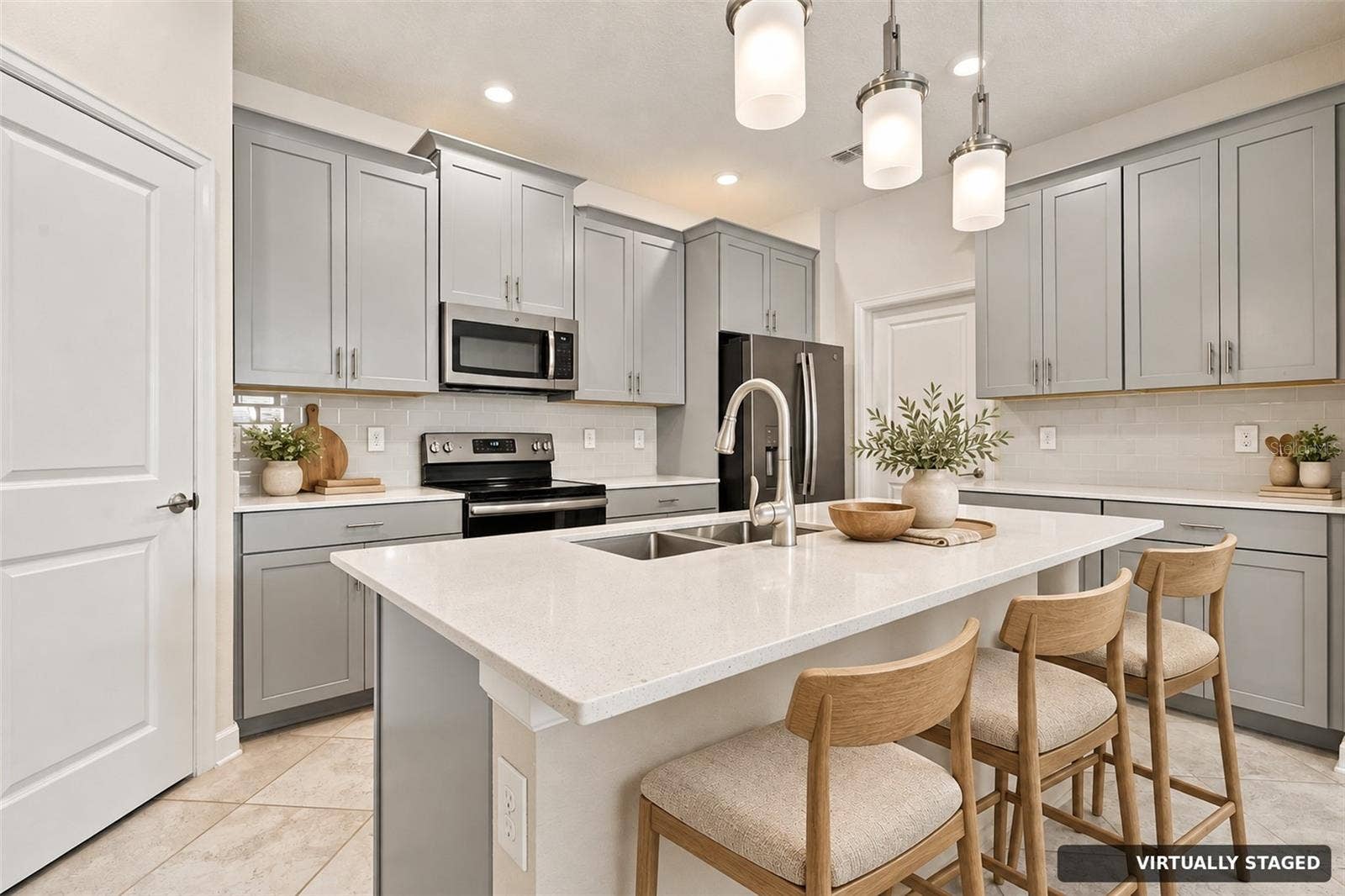 11103 SWEETGUM WOODS DRIVE, Orlando, FL 32832 11103 SWEETGUM WOODS DRIVE, Orlando, FL 32832