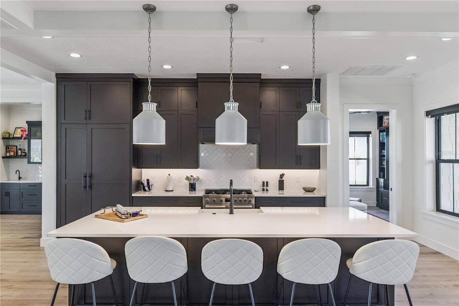 900 ALLENDALE LANE, Oakland, FL 34787 Gorgeous kitchen with designer lighting