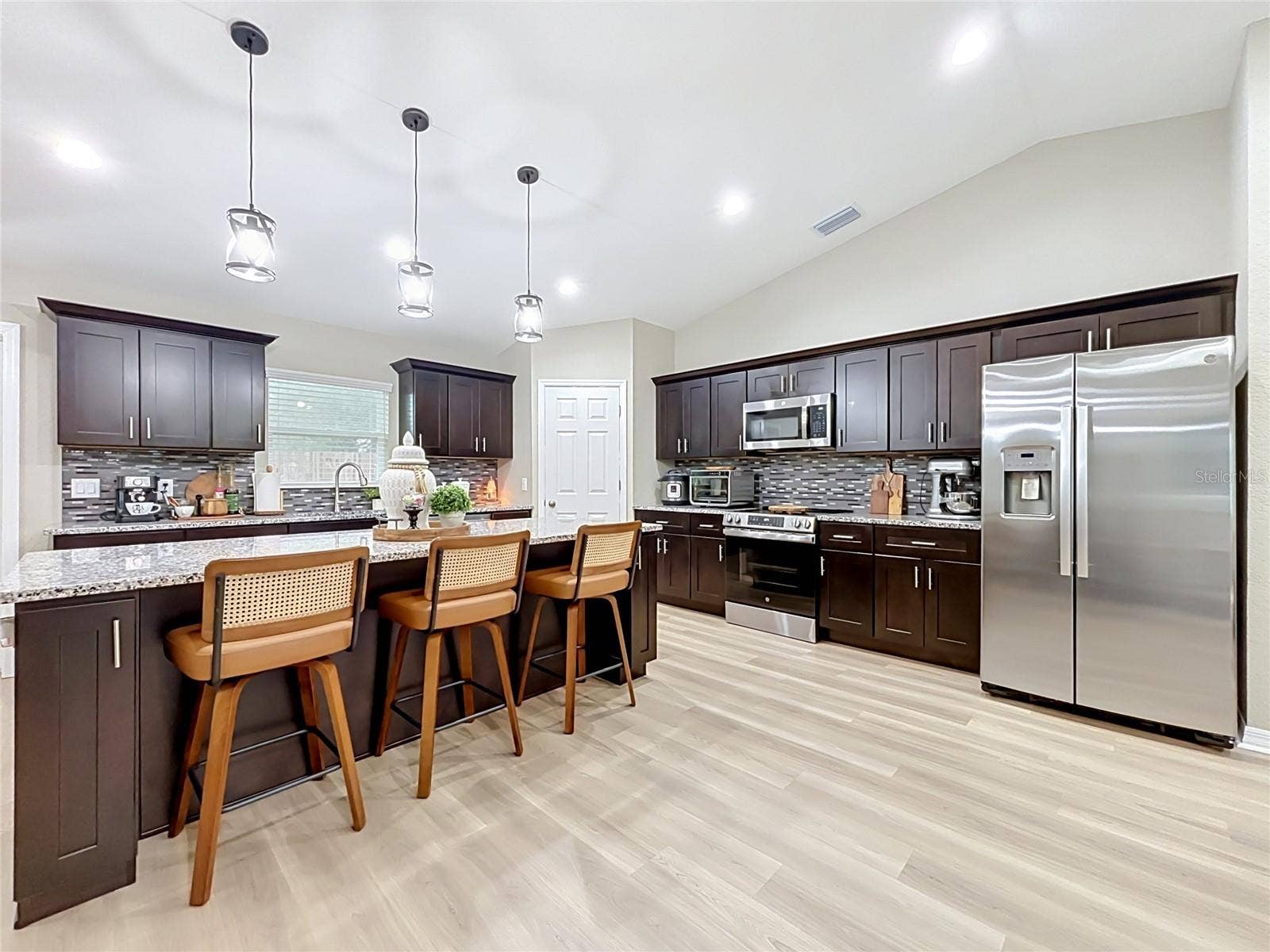 221 AVENUE P NW, Winter Haven, FL 33881 221 AVENUE P NW, Winter Haven, FL 33881