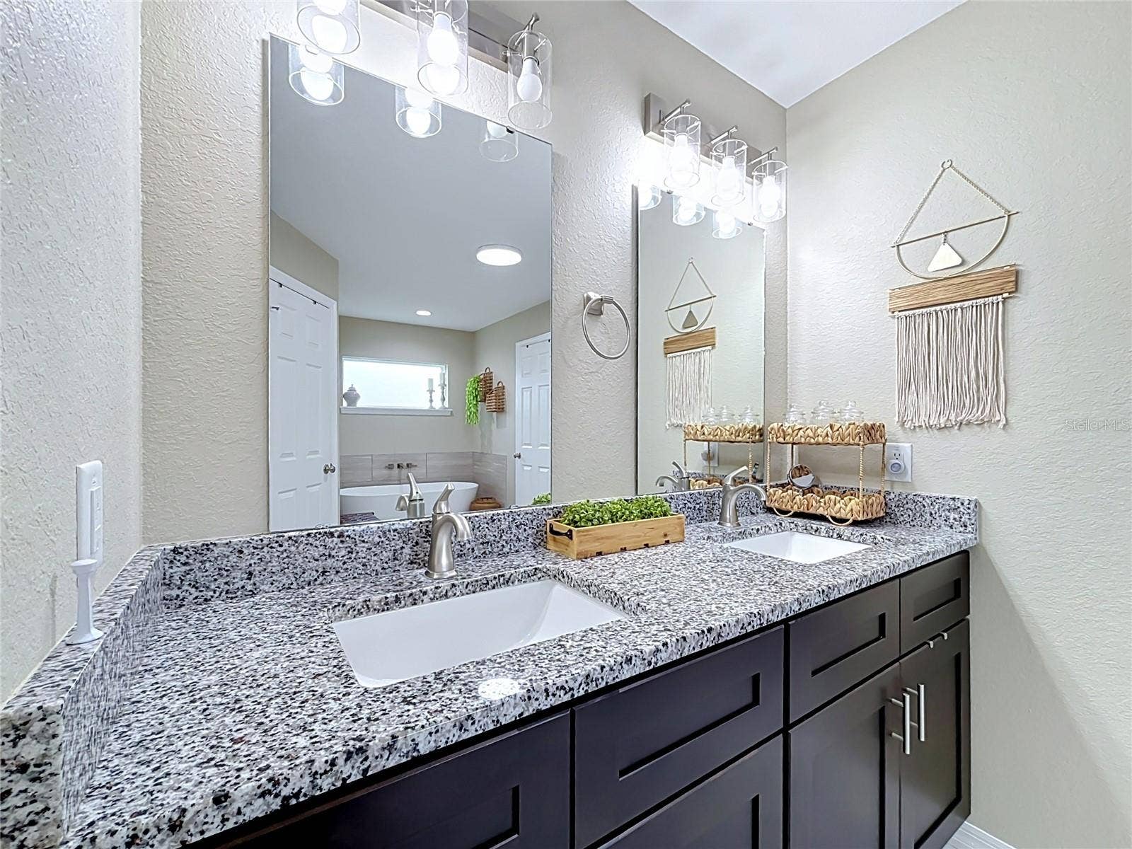 221 AVENUE P NW, Winter Haven, FL 33881 221 AVENUE P NW, Winter Haven, FL 33881