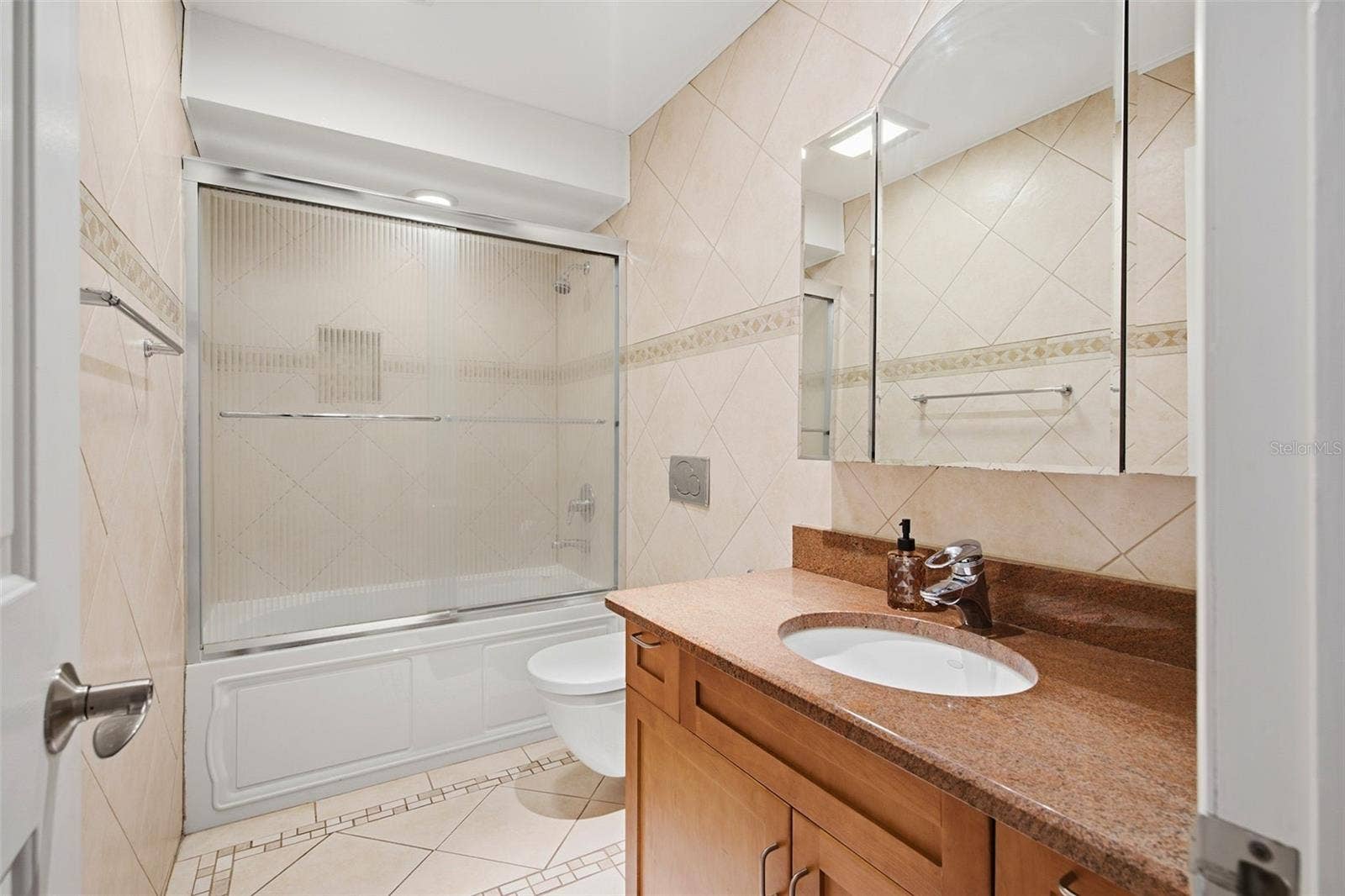 7709 APPLE TREE CIRCLE, Orlando, FL 32819