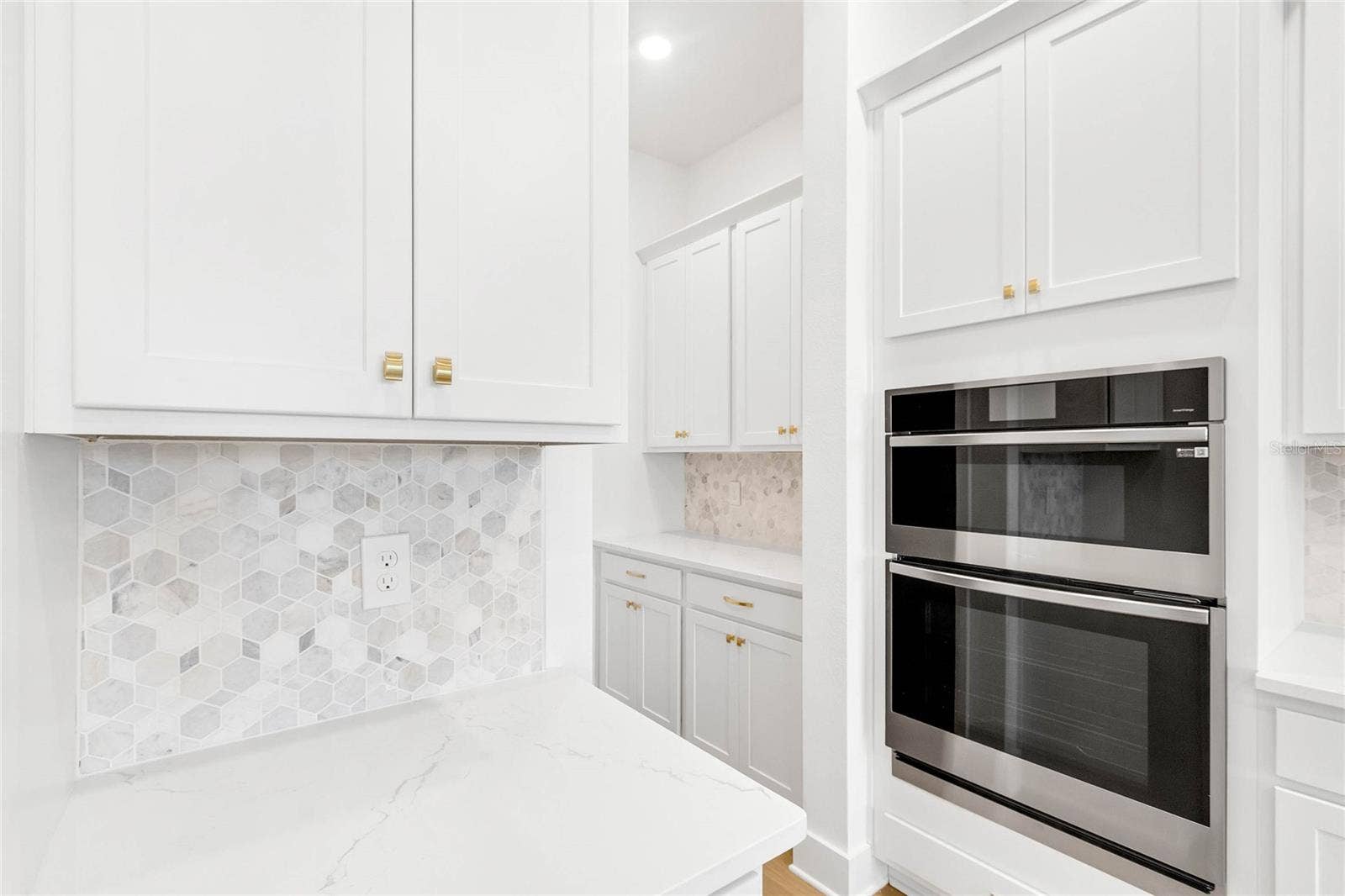 17590 JAPONICA BLOOM DRIVE, Winter Garden, FL 34787 Kitchen (representative photo)