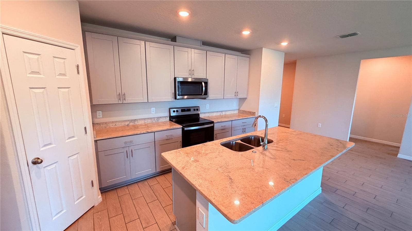 702 ALTA VISTA COURT, Davenport, FL 33896 702 ALTA VISTA COURT, Davenport, FL 33896