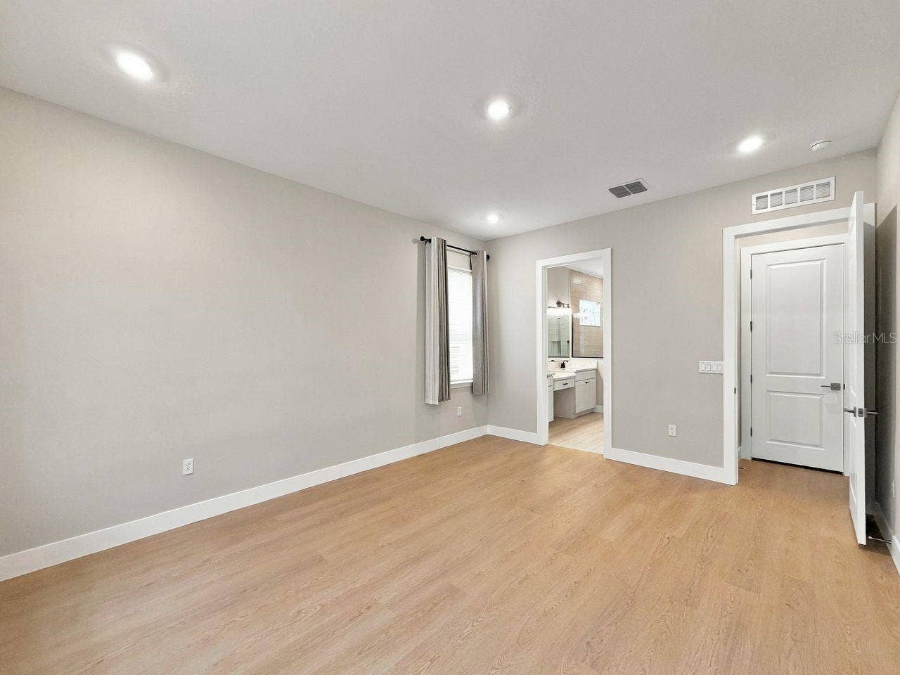 16008 VOLTERRA POINT, Montverde, FL 34756