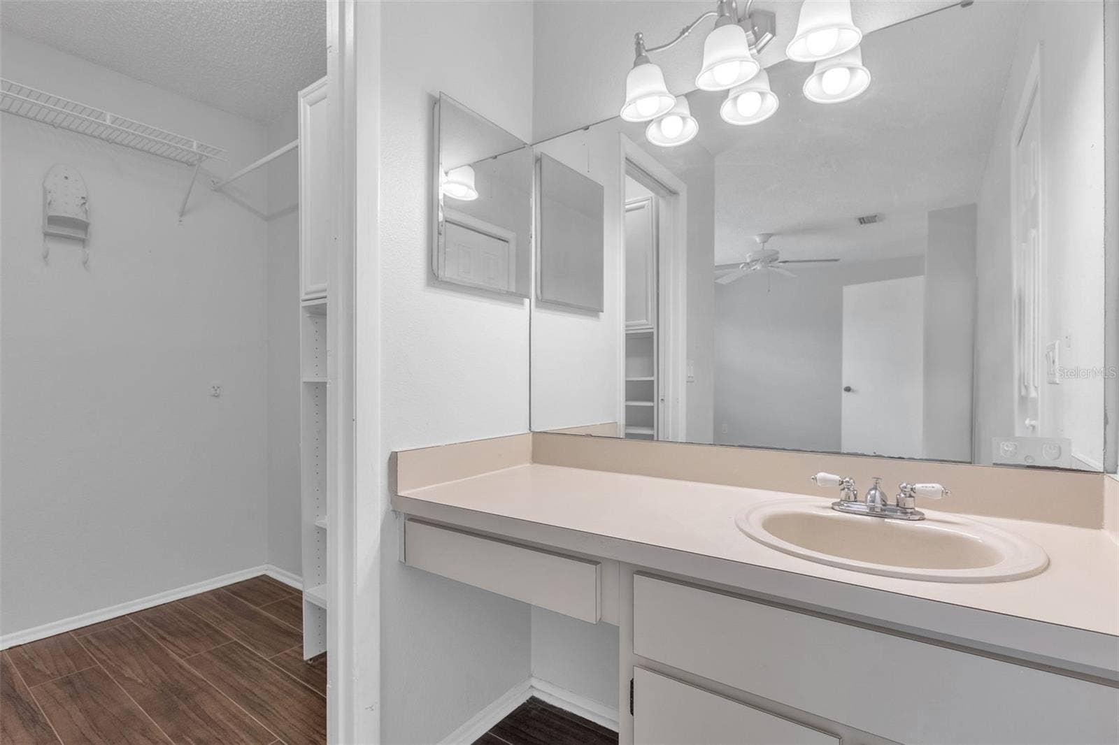 2037 WATERLEAF STREET, Orlando, FL 32837 2037 WATERLEAF STREET, Orlando, FL 32837