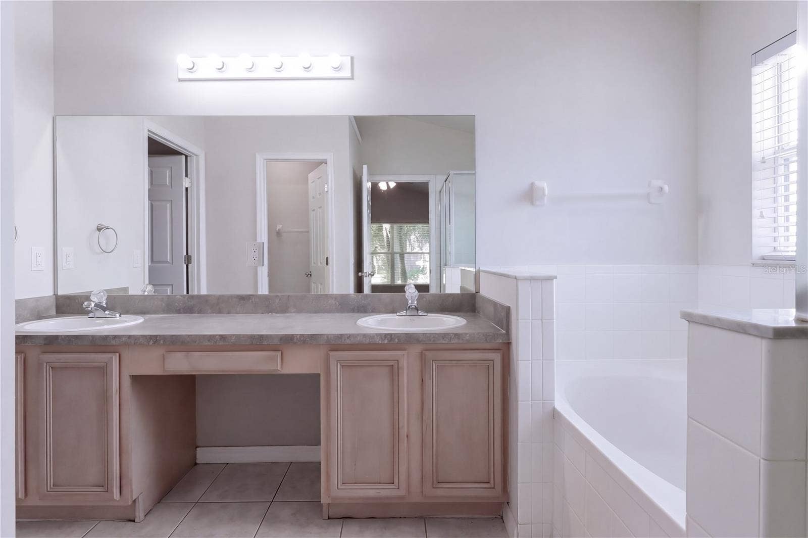 2612 WHITEWOOD ROAD, Mulberry, FL 33860