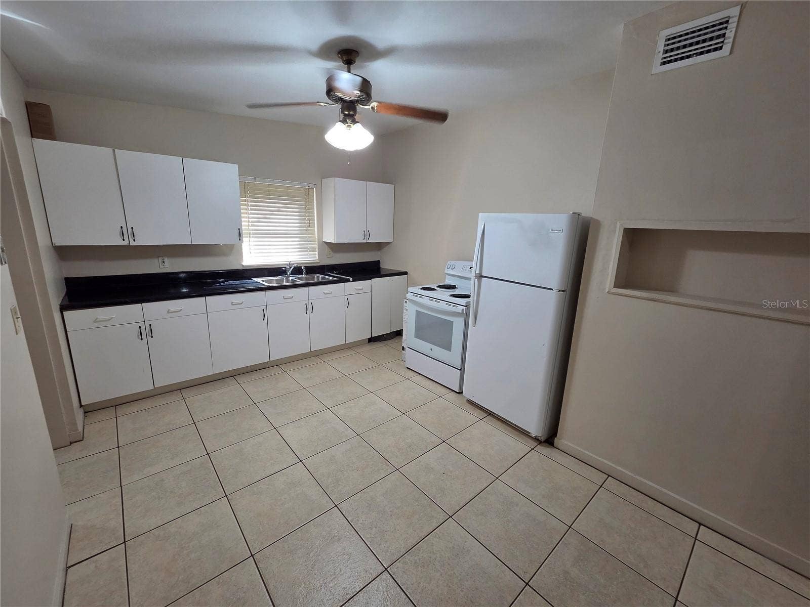 285 SEMINOLE AVENUE, Lake Mary, FL 32746 Kitchen