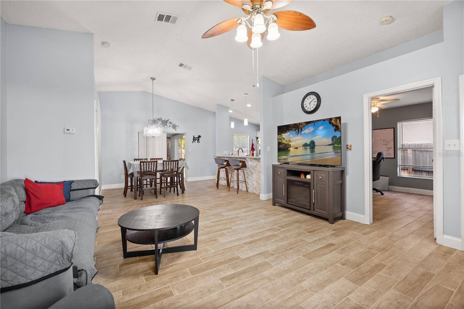 2930 WOOLRIDGE DRIVE, Orlando, FL 32837 2930 WOOLRIDGE DRIVE, Orlando, FL 32837