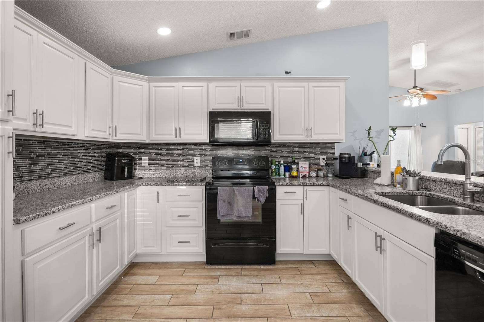 2930 WOOLRIDGE DRIVE, Orlando, FL 32837 2930 WOOLRIDGE DRIVE, Orlando, FL 32837